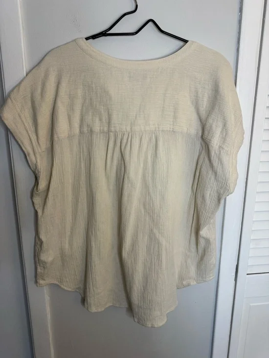 Sonoma Cream Short-Sleeve Top - Picture 2 of 3